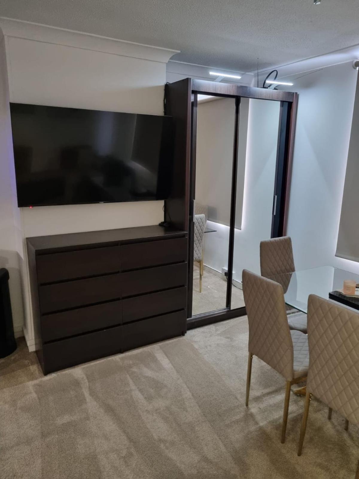 Stylish London Apartment & Free Parking Exteriör bild